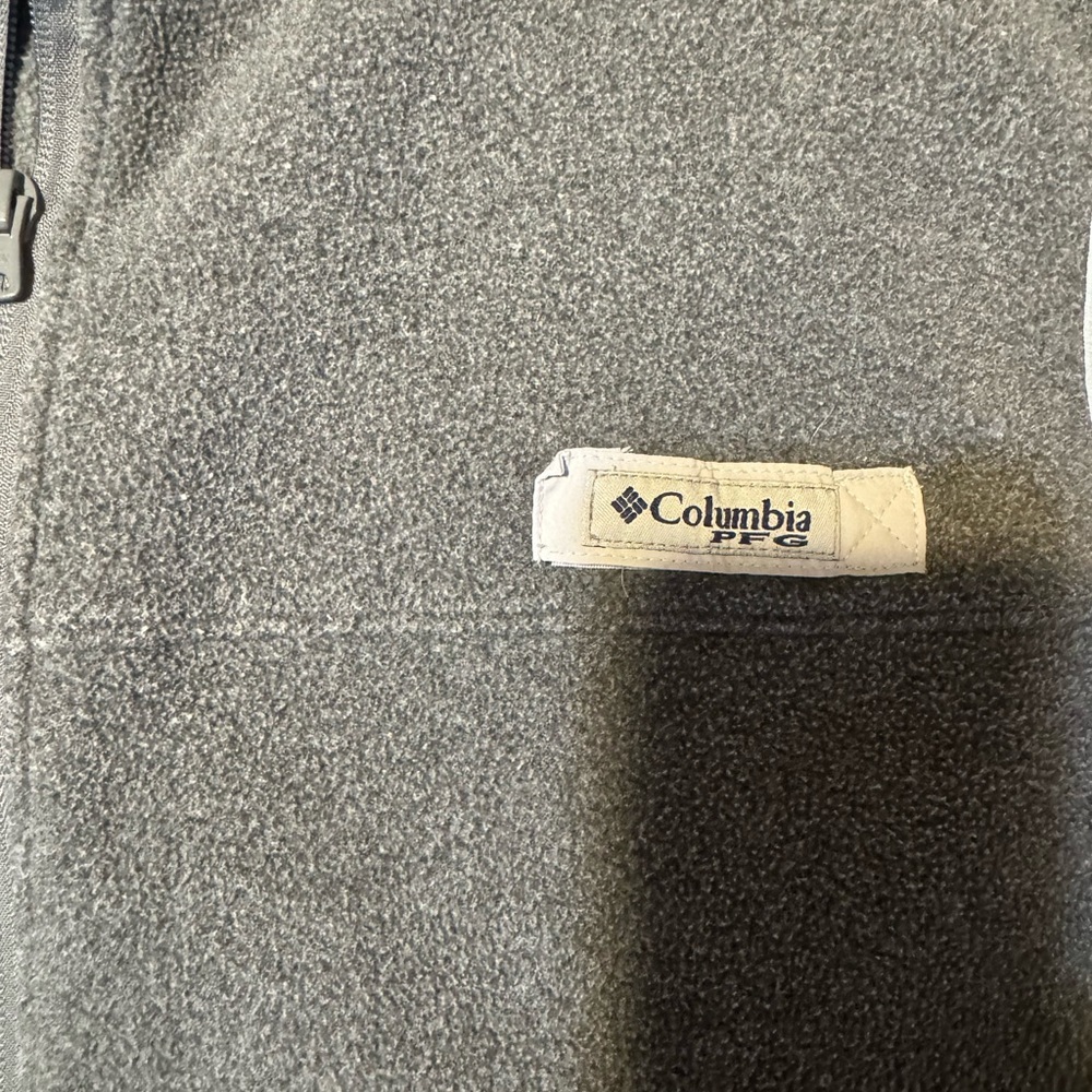 Columbia Charcoal Fleece Vest - Picture 7 of 7